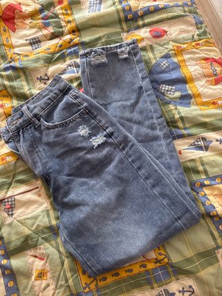 Pantalones vaqueros Shein desgastados