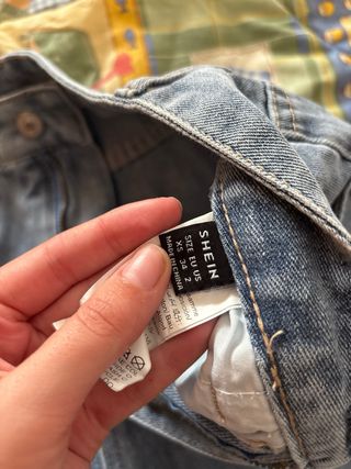 Pantalones vaqueros Shein desgastados