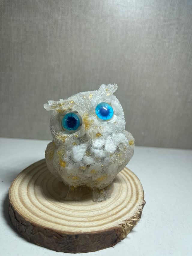 Búho decorativo mineral