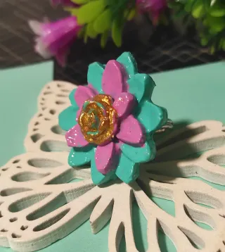 Anillo grande flor dulce oro, rosa, turquesa