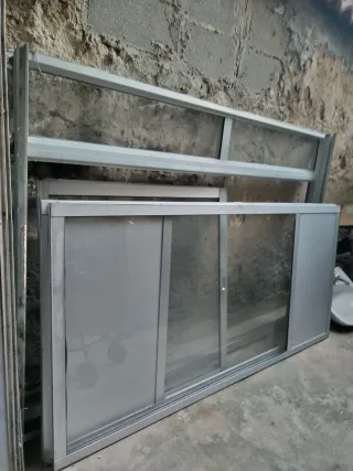 Dos puertas de balconera de aluminio