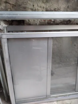 Dos puertas de balconera de aluminio