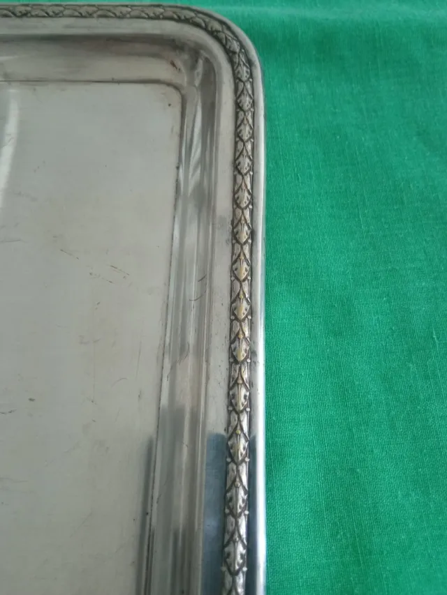 Vassoio metallico argentato