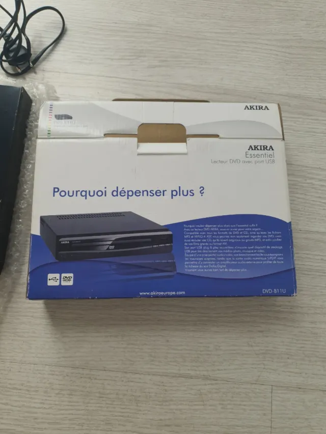 Reproductor DVD AKIRA con USB