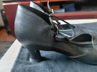Zapatos de baile RUMMOS negros con cierre pulsera.