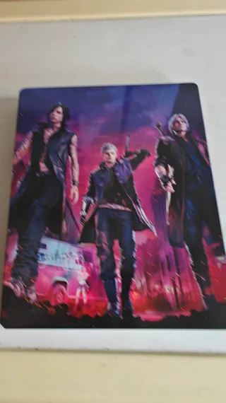 Devil May Cry 5 Deluxe Edition PS4