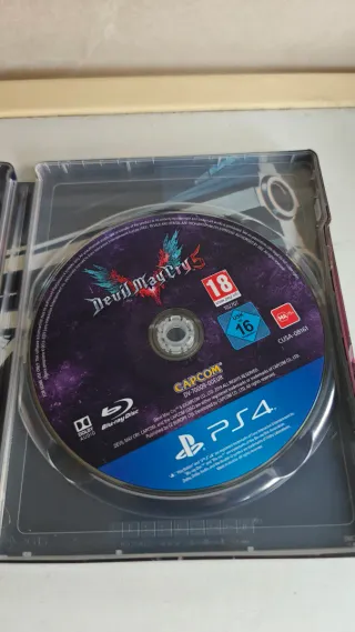 Devil May Cry 5 Deluxe Edition PS4