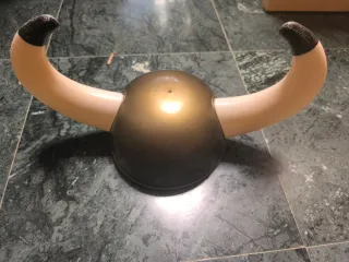 Casco Vikingo Beige y Dorado