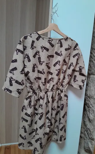 Vestido estampado de jirafas