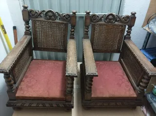 Sillóncitos de madera tallada y caña a mano son  3