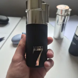 Loewe 7 Anónimo Perfume Negro y Plateado