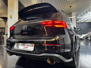 Volkswagen Golf GTI AKRAPOVIC