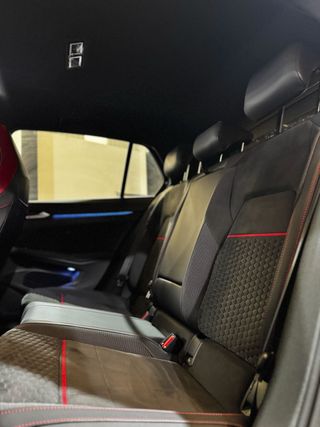 Volkswagen Golf GTI AKRAPOVIC