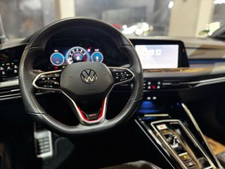 Volkswagen Golf GTI AKRAPOVIC