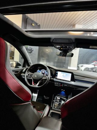 Volkswagen Golf GTI AKRAPOVIC