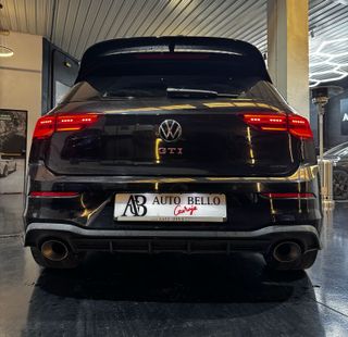Volkswagen Golf GTI AKRAPOVIC