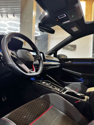 Volkswagen Golf GTI AKRAPOVIC