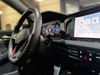 Volkswagen Golf GTI AKRAPOVIC