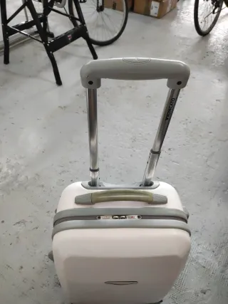 Maleta Roncato Blanca con Ruedas Giratorias