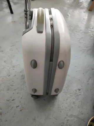 Maleta Roncato Blanca con Ruedas Giratorias