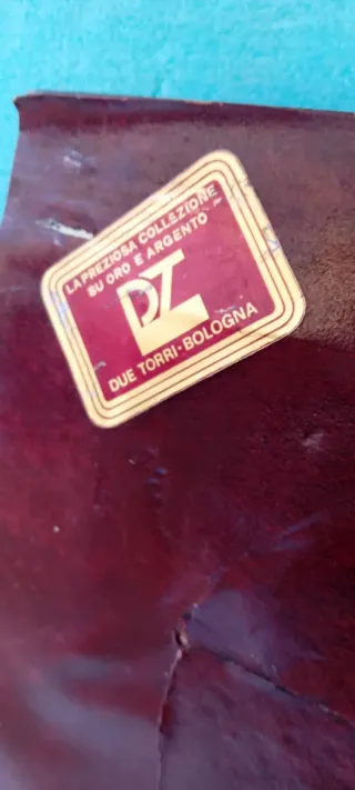 Quadro con cornice dorata