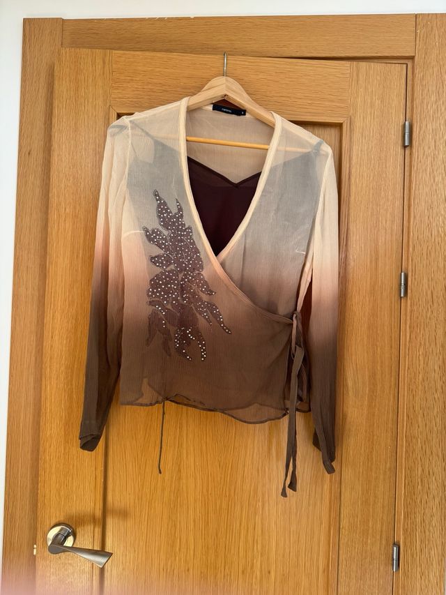 Conjunto Blusa,Top tirante y Falda