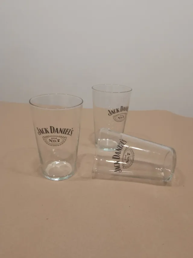 3 vasos Jack Daniel's