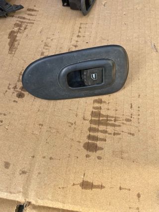 Mando Elevalunas Trasero Derecho