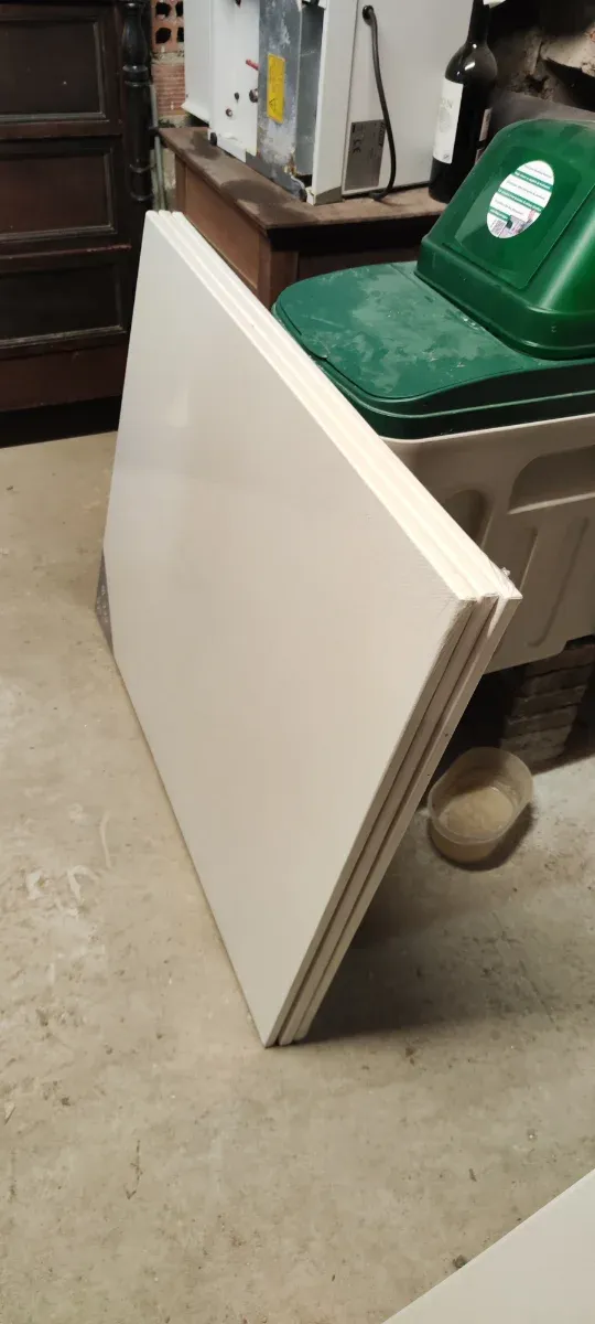 Lienzos blancos sin usar