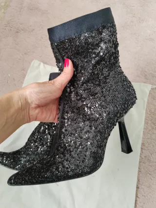 Botines negros con lentejuelas