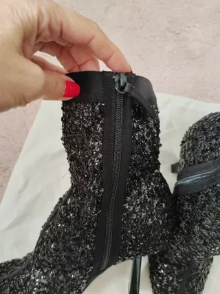 Botines negros con lentejuelas
