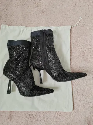 Botines negros con lentejuelas