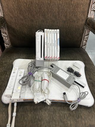 Lote Nintendo Wii: Consola, Accesorios y Juegos