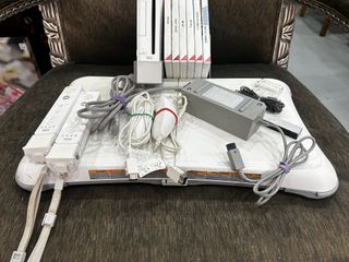 Lote Nintendo Wii: Consola, Accesorios y Juegos