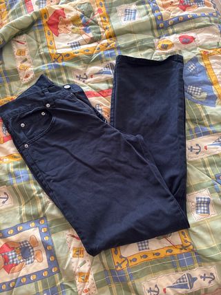 Pantalones vaqueros azul marino