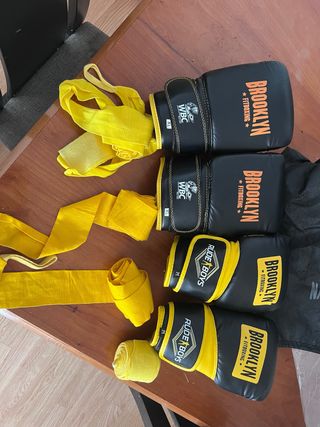 Kit Guantes Boxeo Brooklyn y Vendas Amarillas