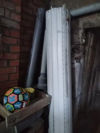 Persiana balconera usada.