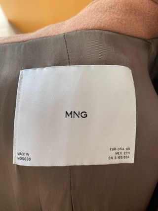 Abrigo Mango rosa oversize