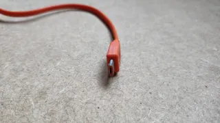Cable Cargador JBL Naranja