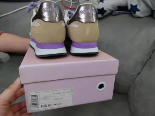 Zapatillas Dolores Promesas Beige y Morado