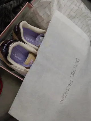 Zapatillas Dolores Promesas Beige y Morado