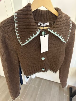Cárdigan Zara marrón con cuello Peter Pan