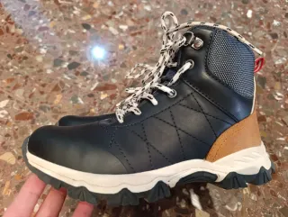 Botas niño azul y marrón