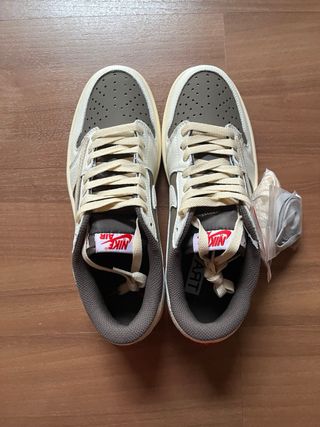 Nike Air Jordan 1 x Travis Scott Marrones