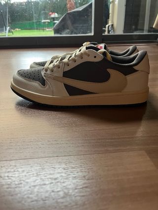 Nike Air Jordan 1 x Travis Scott Marrones