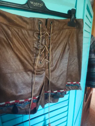 Shorts marrones con cordones