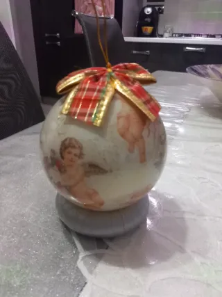 Palla decorata decoupage con angeli