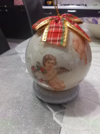 Palla decorata decoupage con angeli