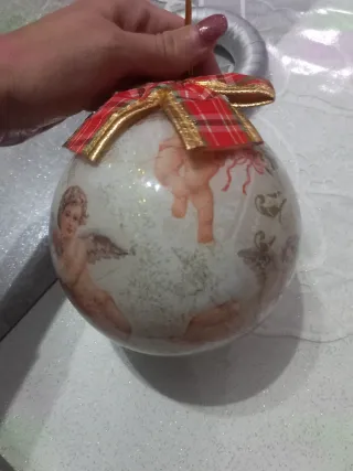 Palla decorata decoupage con angeli