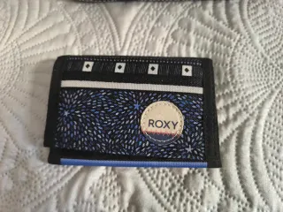 Cartera Roxy Negra y Azul